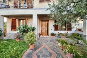 PORZIONE DI BIFAMILIARE A QUARRATA