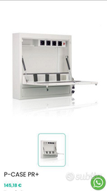 Box di sicurezza con multipresa incorporata