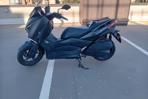 Yamaha X-Max 300
