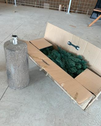 Albero di Natale con piede a tronco