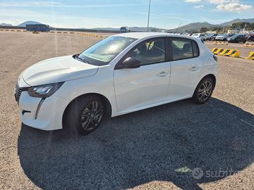  Peugeot 208  HDI