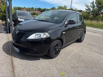 Lancia Ypsilon 1.2 69 CV 5 porte 30th Anniversary