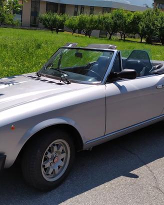 Fiat Pininfarina 124 Spider 1983
