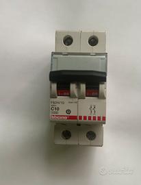 Interruttore magnetotermico bipolare BTicino C10