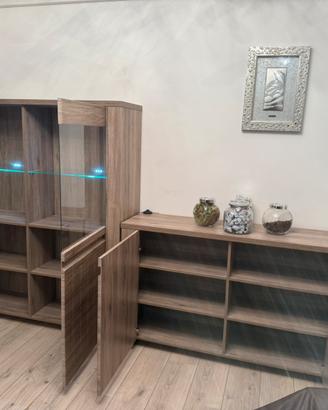 Vetrinetta e credenza