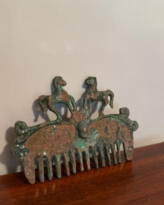 Pettine decoratvo in metallo stile antico