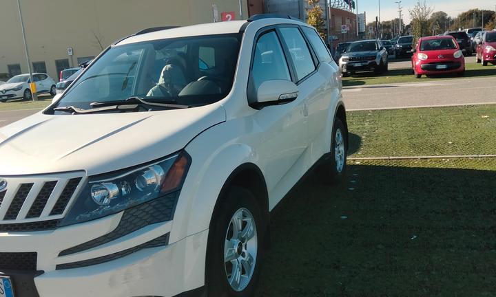 auto mahindra XUV 500 SUV