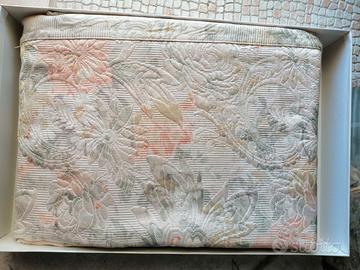 Copriletto matrimoniale in Seta Dea Ricami