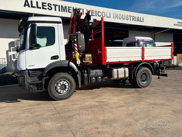 Mercedes 180 con gru 165 fassi tutto nuovo