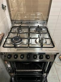 Cucina gas con forno elettrico