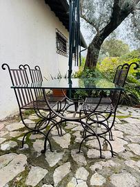 Tavolo in ferro battuto e cristallo