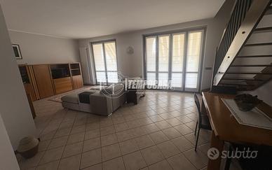 APPARTAMENTO DUPLEX DI 5 LOCALI CON BOX