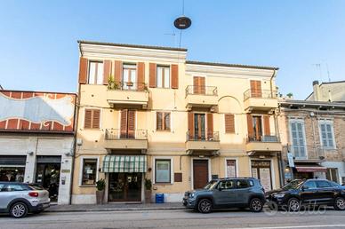 2 LOCALI A PORTO SANT'ELPIDIO