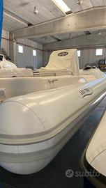 Gommone LED 780 motore yamaha 300cv