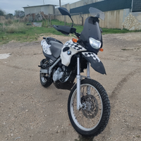 BMW- F 650 GS DAKAR =2.350 Trattabili