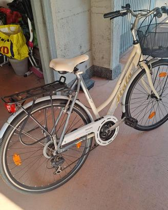 Atala Discovery city bike donna 28" 7v bianca