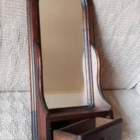 Specchio con cassettino