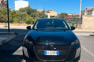 Peugeout 208