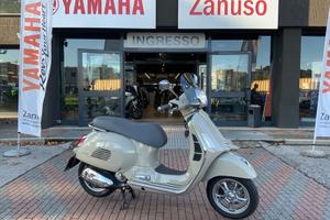 Piaggio Vespa 300 GTS