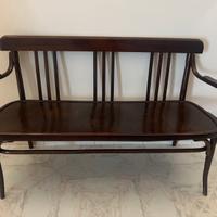 Panchina antica restaurata