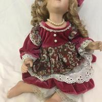 Coppia bambole in ceramica: sorellina e fratellino