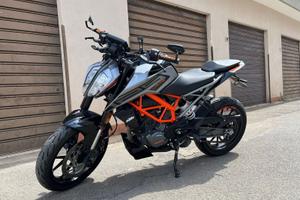 Ktm duke 125 grey edition