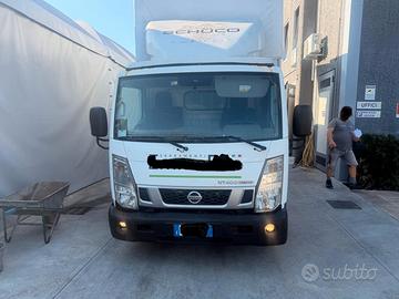 Autocarro Nissan NT 400 CENTINATO+SPONDA