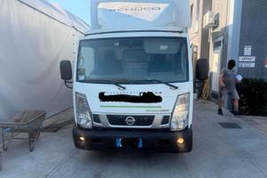 Autocarro Nissan NT 400 CENTINATO+SPONDA