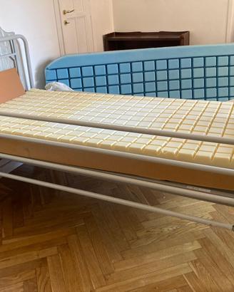 LETTO OSPEDALIERO/2 materassi antid.
