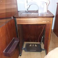 Macchina per cucire Necchi 520