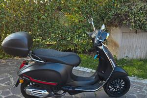 Vespa 50 sprint S con bauletto 500 km