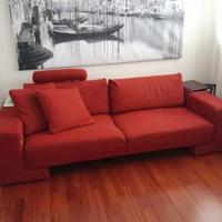 Divano moderno rosso, 4 posti come nuovo
