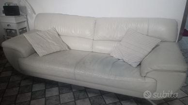 Divano in pelle bianco
