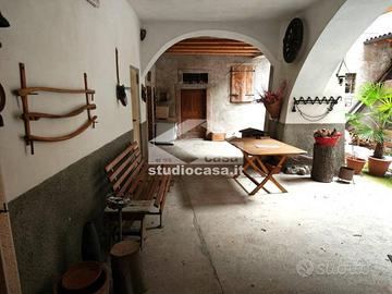 Villa di 210 m² con più di 5 locali a Brentonico