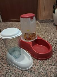 Dispenser cibo e acqua gatti