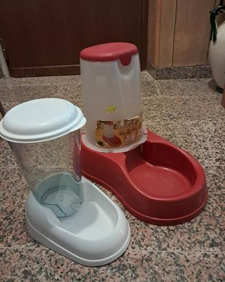 Dispenser cibo e acqua gatti