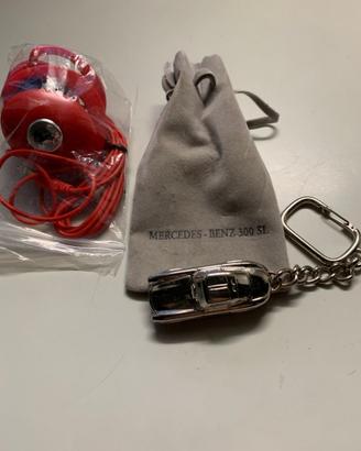 Cuffiette e portachiavi sportivi