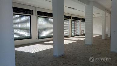 Bottega C/1 con 6 punti luce