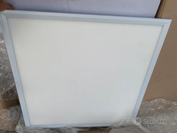 Lampada led 60x60 luce calda