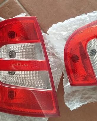 coppia fanali pos dx sx skoda fabia 6y6945095 6y69