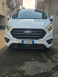FORD TRANSIT CUSTOM  6 posti passo lungo Autocarro
