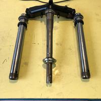 STELI PERNO, SOSPENSIONI E TRIANGOLO SCOOTER SH300
