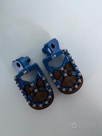 Pedane Maggiorate Accossato per Tm