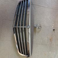 Griglia anteriore e fregio Mercedes C220