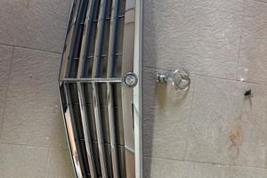 Griglia anteriore e fregio Mercedes C220