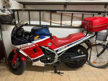 Honda VF 500 - 1986