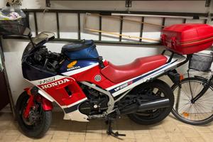 Honda VF 500 - 1986