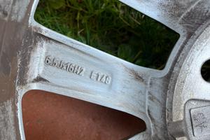 4 cerchi in lega originali Wolksvagen con gomme