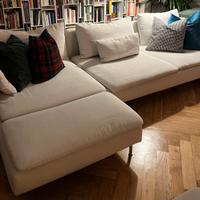 Divano modulare con pouff