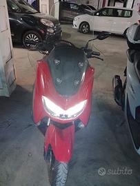 Yamaha 150 rosso